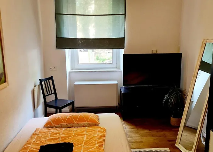 Zimmer In Zentraler Lage / Room Near Downtown