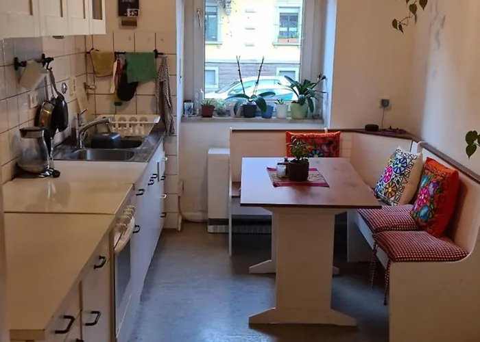 Zimmer In Zentraler Lage / Room Near Downtown