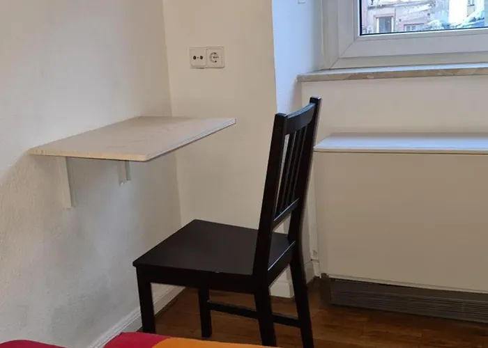 Zimmer In Zentraler Lage / Room Near Downtown